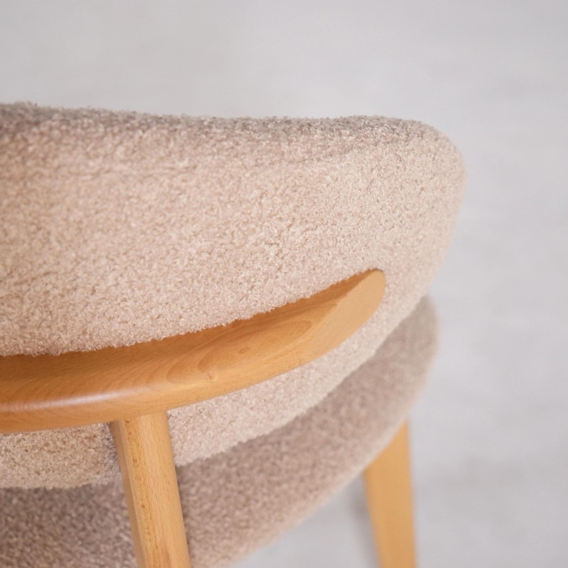 Stuhl aus massiver Buchen und beigem Stoff – Lunna