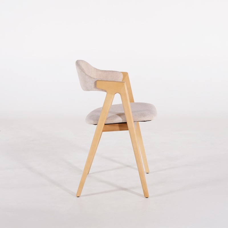 Stuhl aus Naturholz und beige Bouclé-Stoff – Lykke