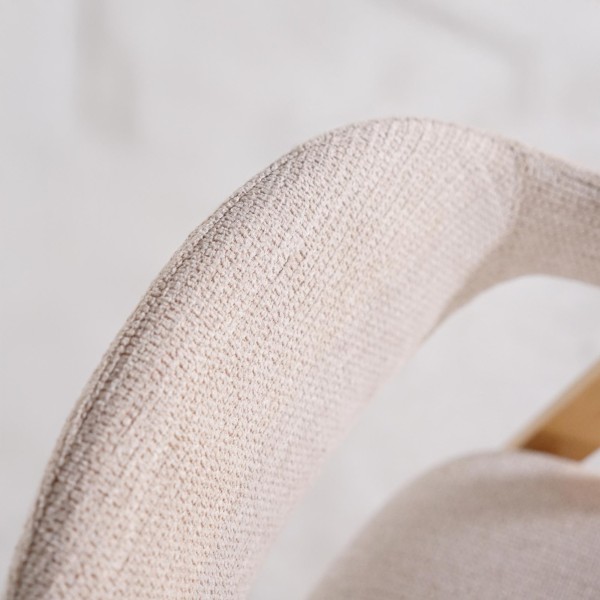 Stuhl aus Naturholz und beige Bouclé-Stoff – Lykke