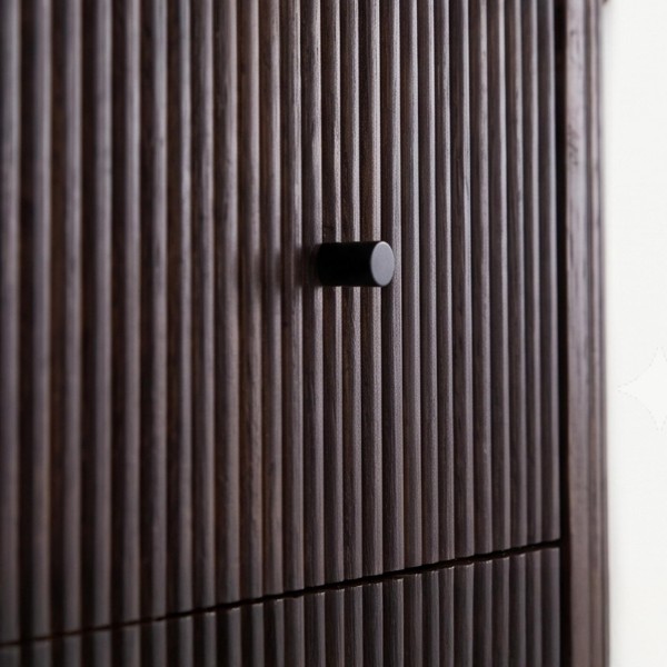 Moderner Schrank aus braunem Massivholz - Sohana