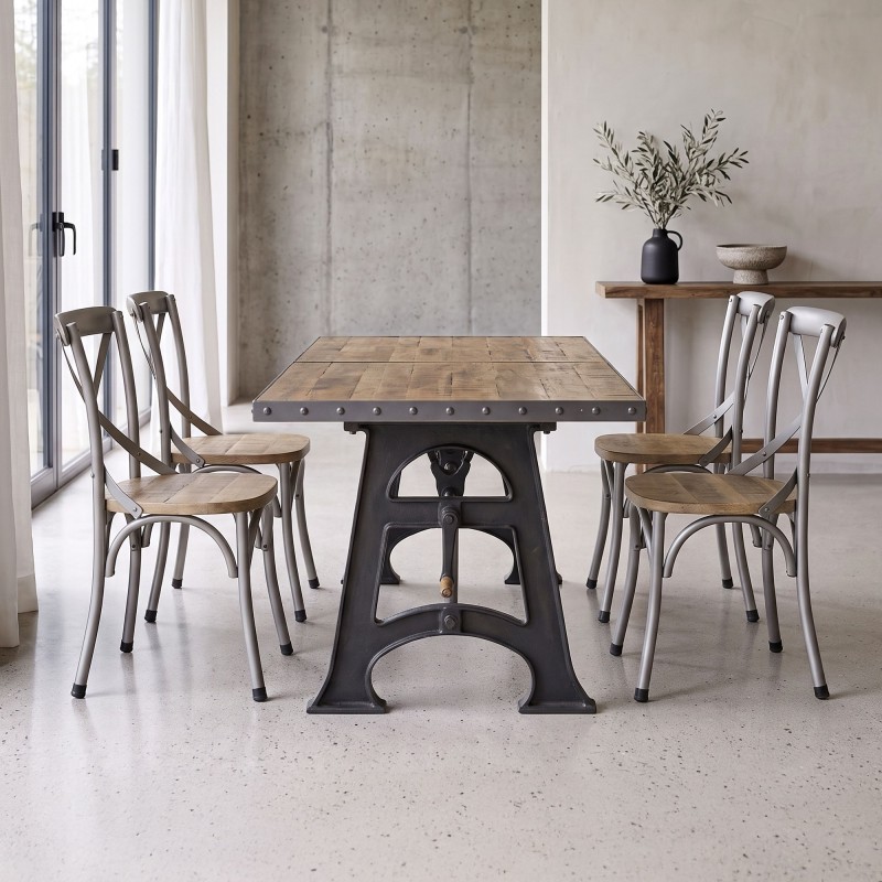 Bistrostuhl aus Holz und Metall
