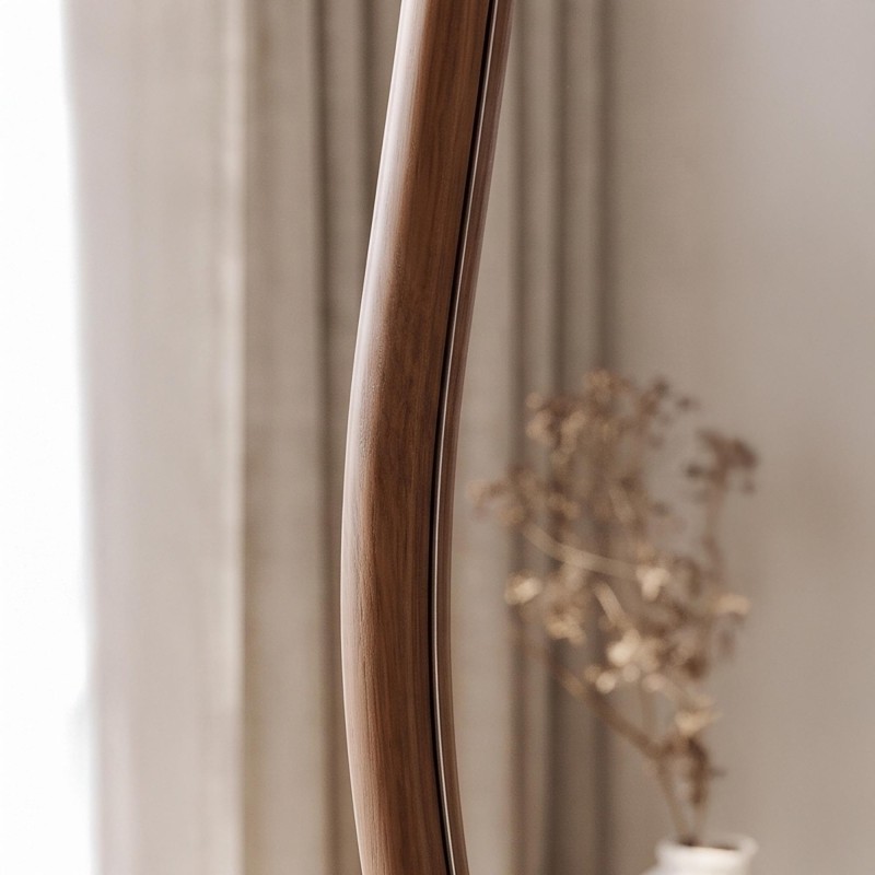Design-Wandspiegel in organischer Form mit Massivholzrahmen 56 x 165 cm
