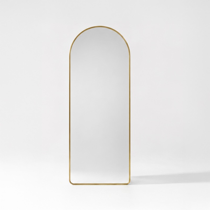 Großer Standspiegel in Bogenform mit goldfarbenem Metallrahmen 60 x 165 cm