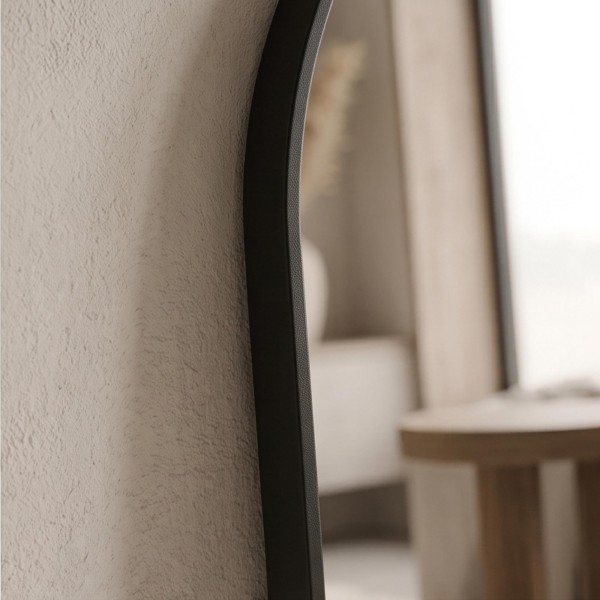 Großer Standspiegel in Bogenform mit schwarzem Metallrahmen 50 x 150 cm