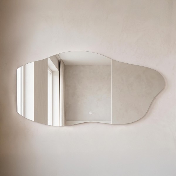 Organischer Badezimmerspiegel mit LED-Beleuchtung 120 x 60 cm