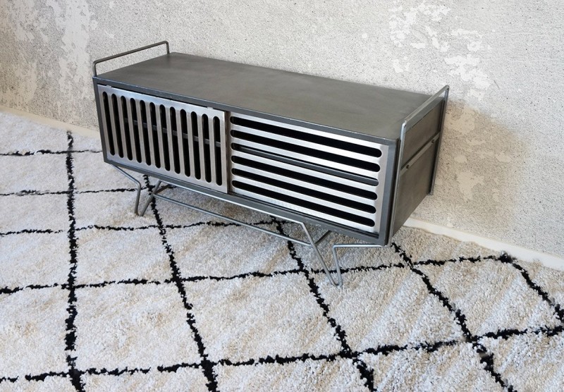 Kleines TV-Möbel aus Metall Design - Sixties