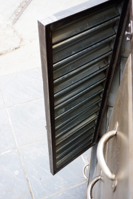 Industrieschrank mit Antik-Finish