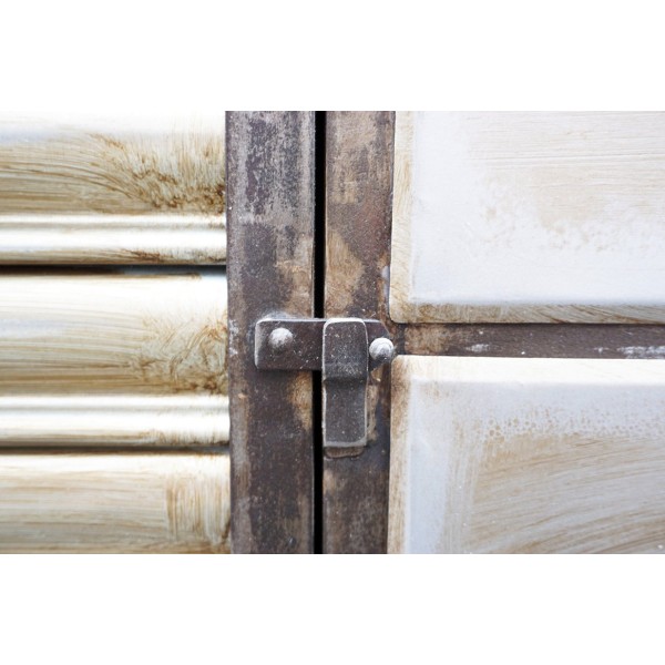 Industrielles Sideboard mit antikem Finish