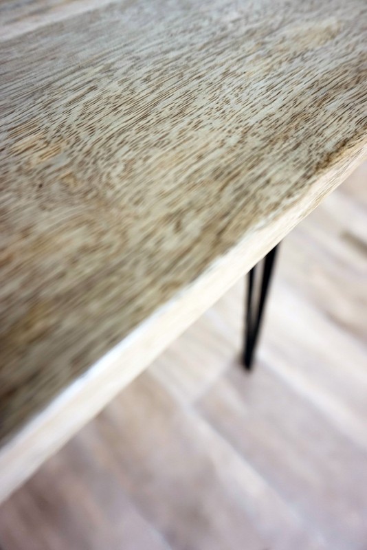 Industrieller Schreibtisch aus Massivholz und Metall