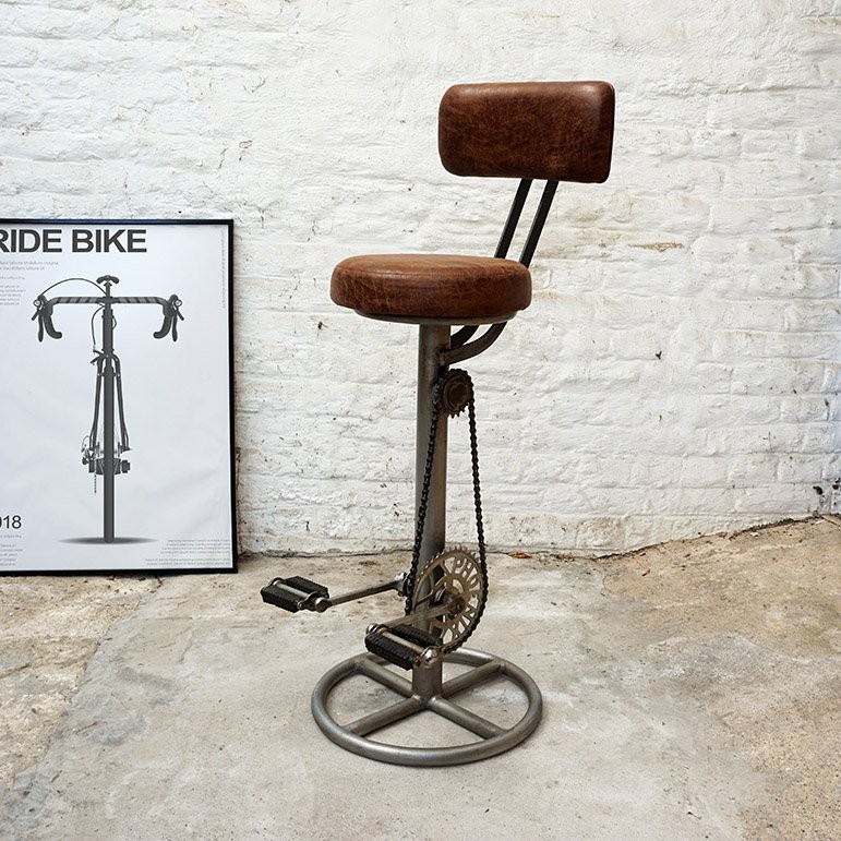 Pedal-Barhocker mit Rückenlehne
