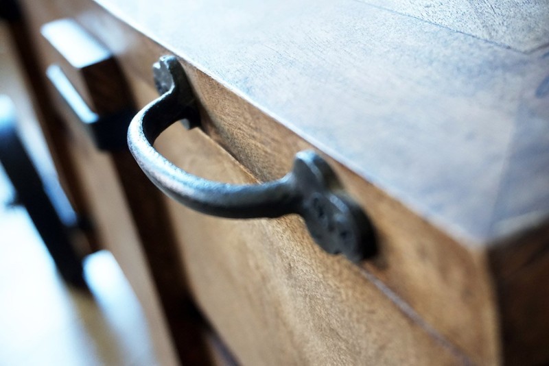 Industrieller Couchtisch Truhe