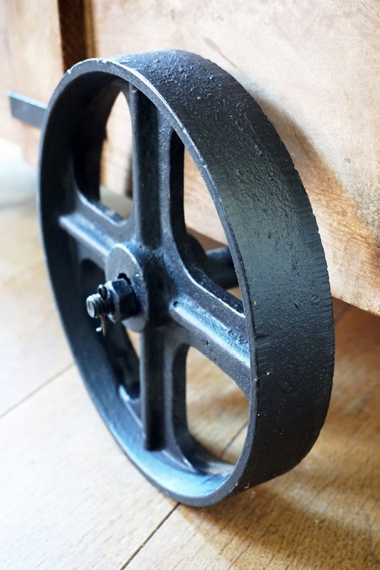 Industrieller Couchtisch Truhe