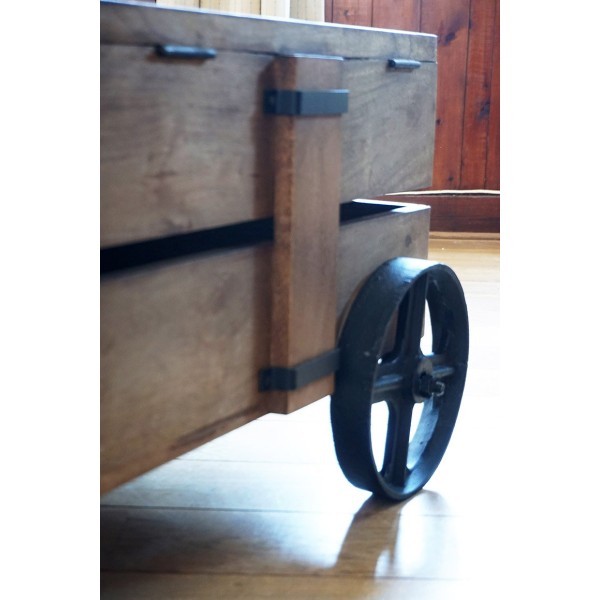 Industrieller Couchtisch Truhe