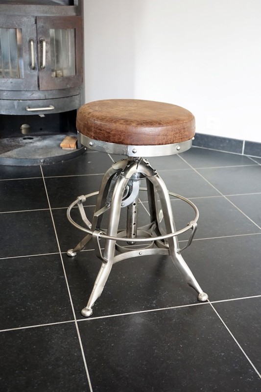 Industrieller Hocker aus Leder