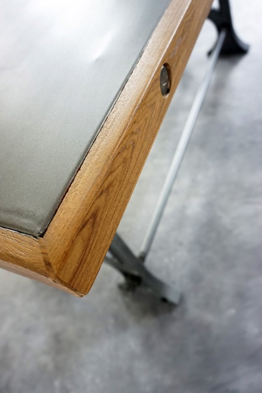 Industrieller Esstisch mit Metallplatte 160 cm