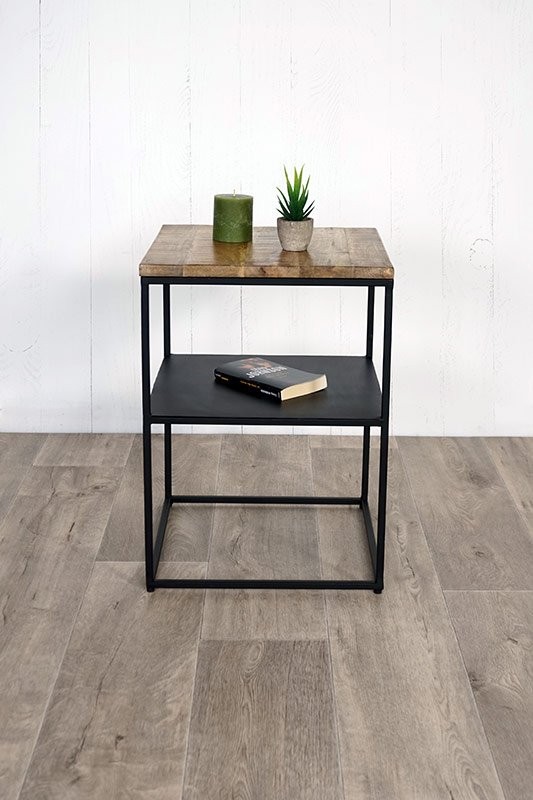 Niedriger Beistelltisch