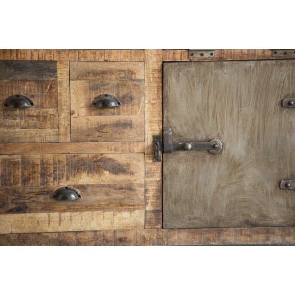 Industrielles Sideboard mit Türen in antikem Finish