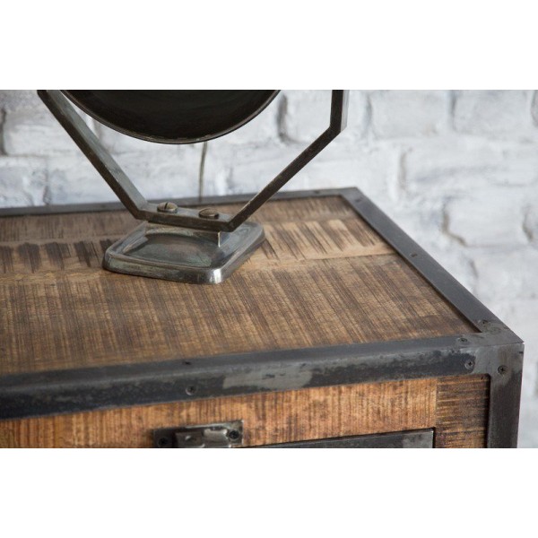 Industrielles Sideboard mit Türen in antikem Finish