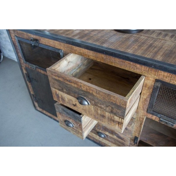 Industrielles Sideboard mit Türen in antikem Finish