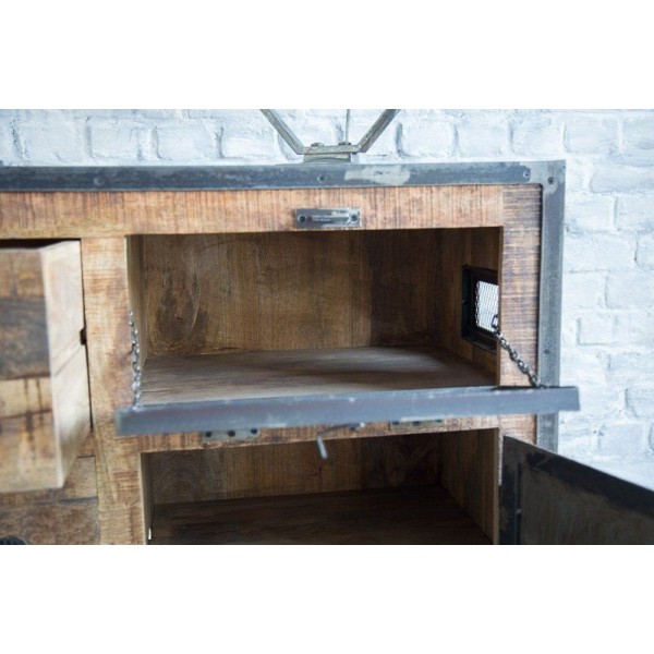 Industrielles Sideboard mit Türen in antikem Finish