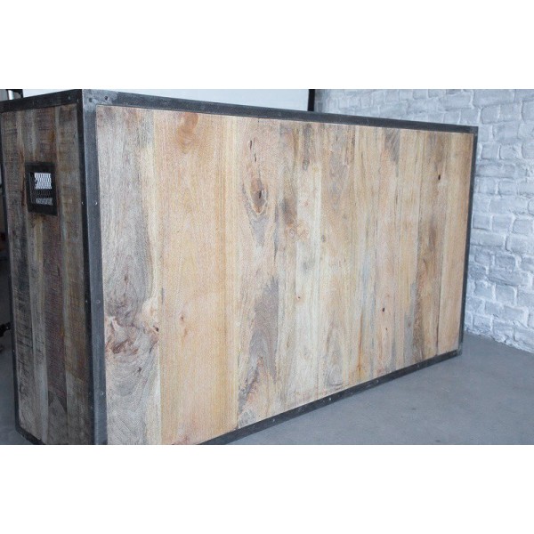 Industrielles Sideboard mit Türen in antikem Finish
