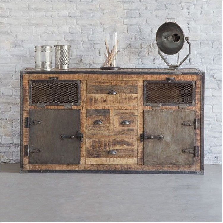 Industrielles Sideboard mit Türen in antikem Finish