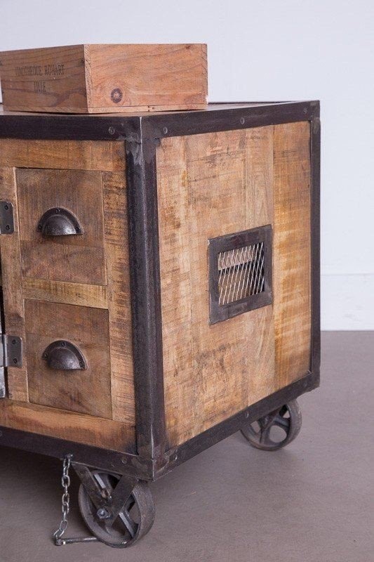 Industrielles TV-Möbel mit 4 Schubladen in Antik-Finish