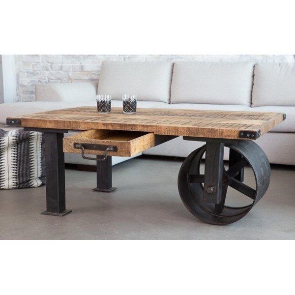 Industrieller Couchtisch mit Karbonrad