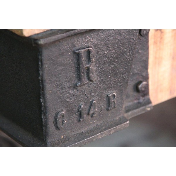 Industrieller Couchtisch schwarzes Finish