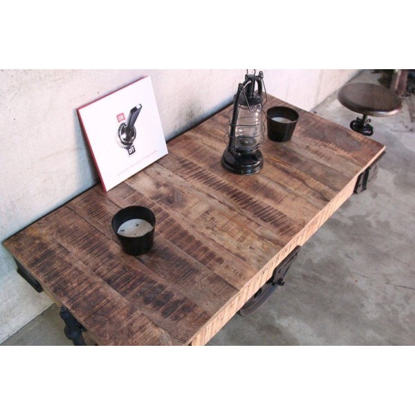 Industrieller Couchtisch schwarzes Finish