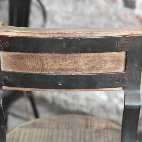Barhocker aus Holz und Metall