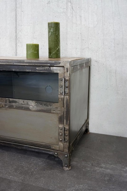 Industrielles TV-Möbel Holz & Metall