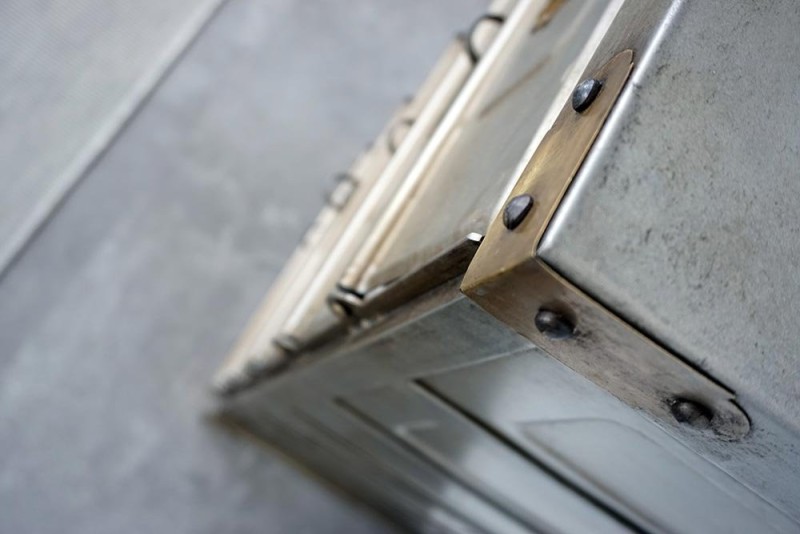 Industrielle Tischablage aus Metall