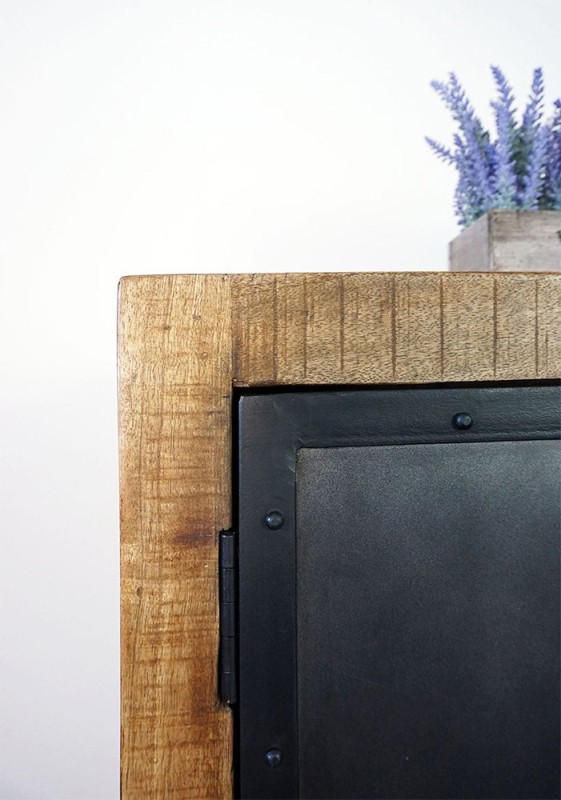 Kleines Sideboard aus Holz und Metall - Brooklyn
