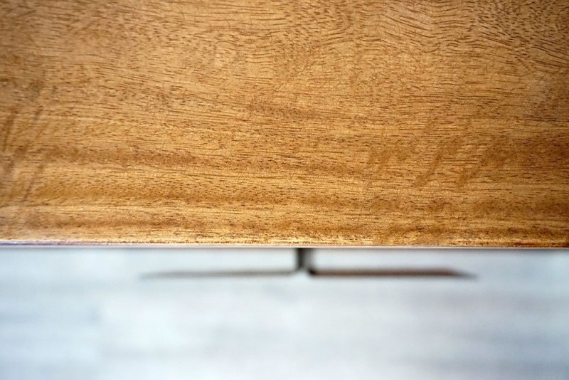 Kleines Buffet aus Holz und Metall im Industriedesign - Chic