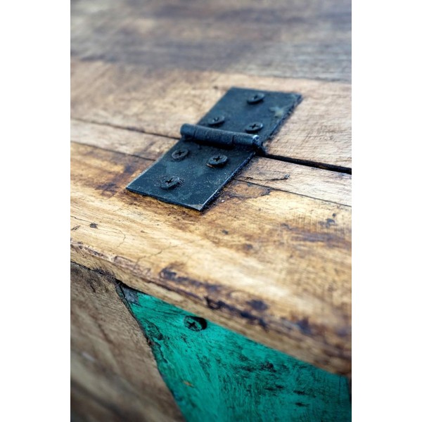 Bank aus Holz und Metall