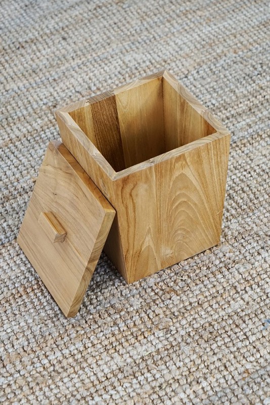 Mülleimer aus Teakholz