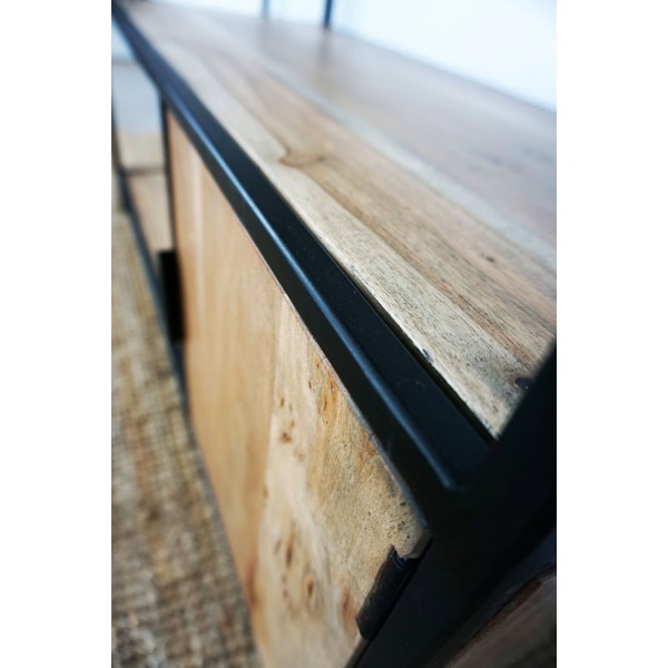 Industrielles Bücherregal aus Holz und Metall mit Türen
