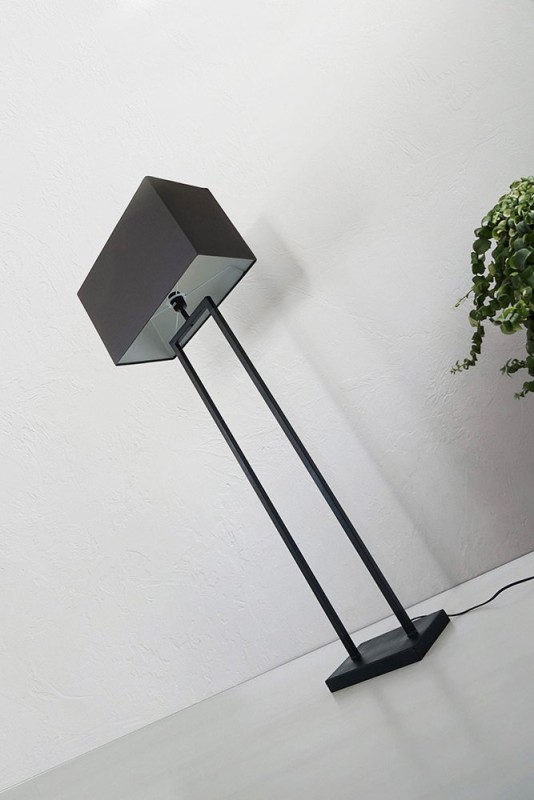 Stehlampe aus Metall und Stoff - Antwerpen