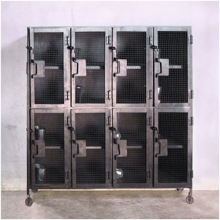 Industrieller Geschirrschrank