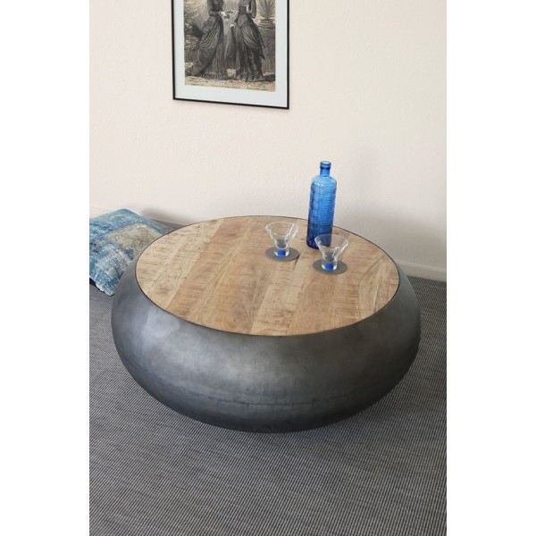 Couchtisch aus Holz und Metall Essential