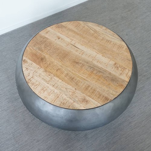 Couchtisch aus Holz und Metall Essential