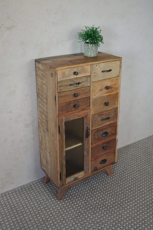 Aufbewahrungsmöbel aus recyceltem Massivholz