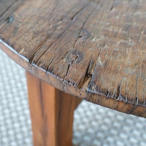 Couchtisch aus altem, recyceltem Holz - Reborn