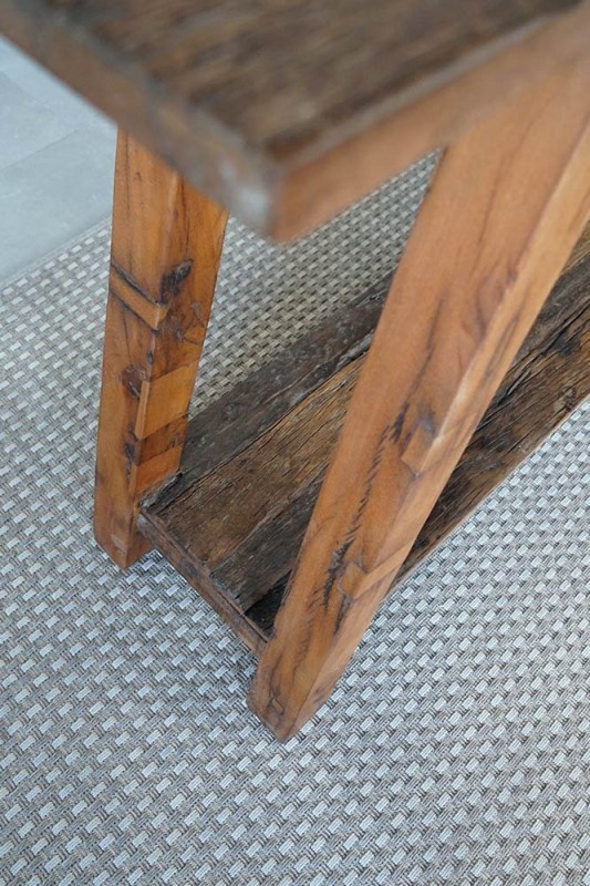 Konsole aus altem, recyceltem Holz - Reborn