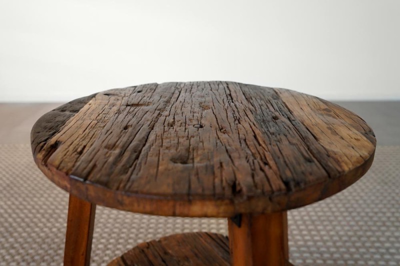 Beistelltisch aus altem, recyceltem Holz - Reborn