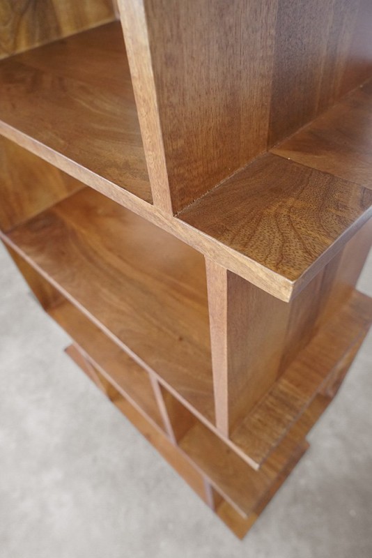 Bücherregal aus Massivholz 90 cm