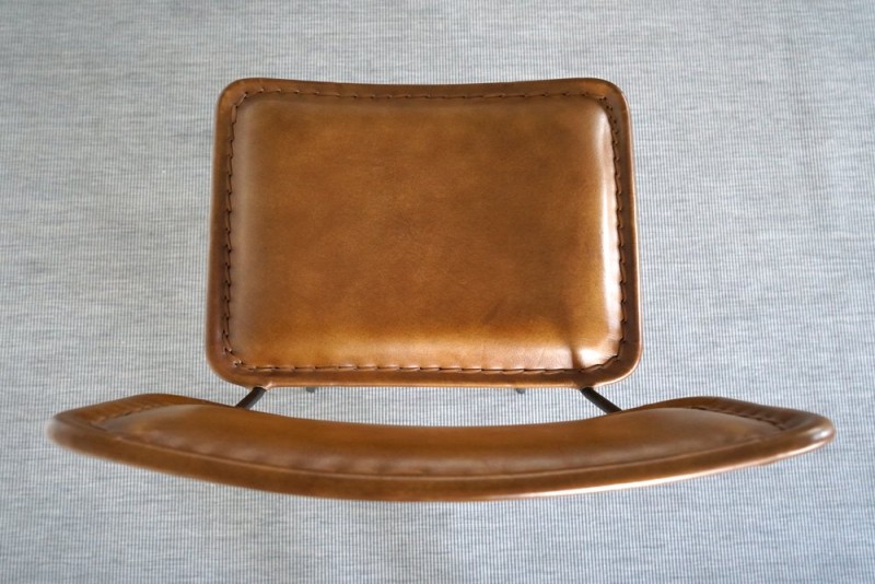 Barstuhl aus braunem Leder DESIGN