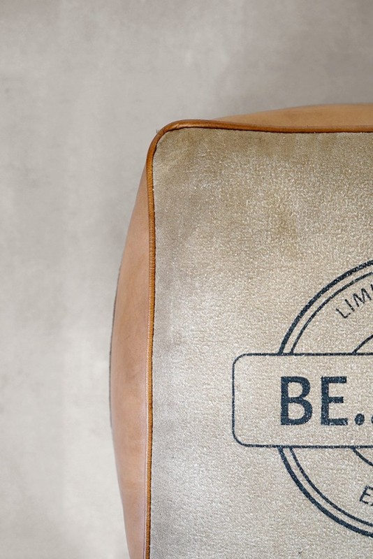 Industrieller Sitzsack aus Leder "Be Yourself
