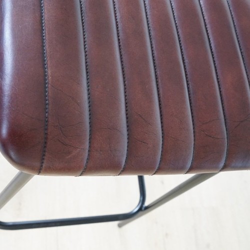 Hoher Hocker aus Naturleder und Metall